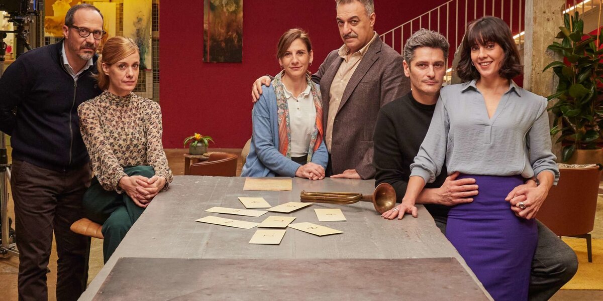 Кадр из фильма "О чем говорят незнакомцы" -2023г.