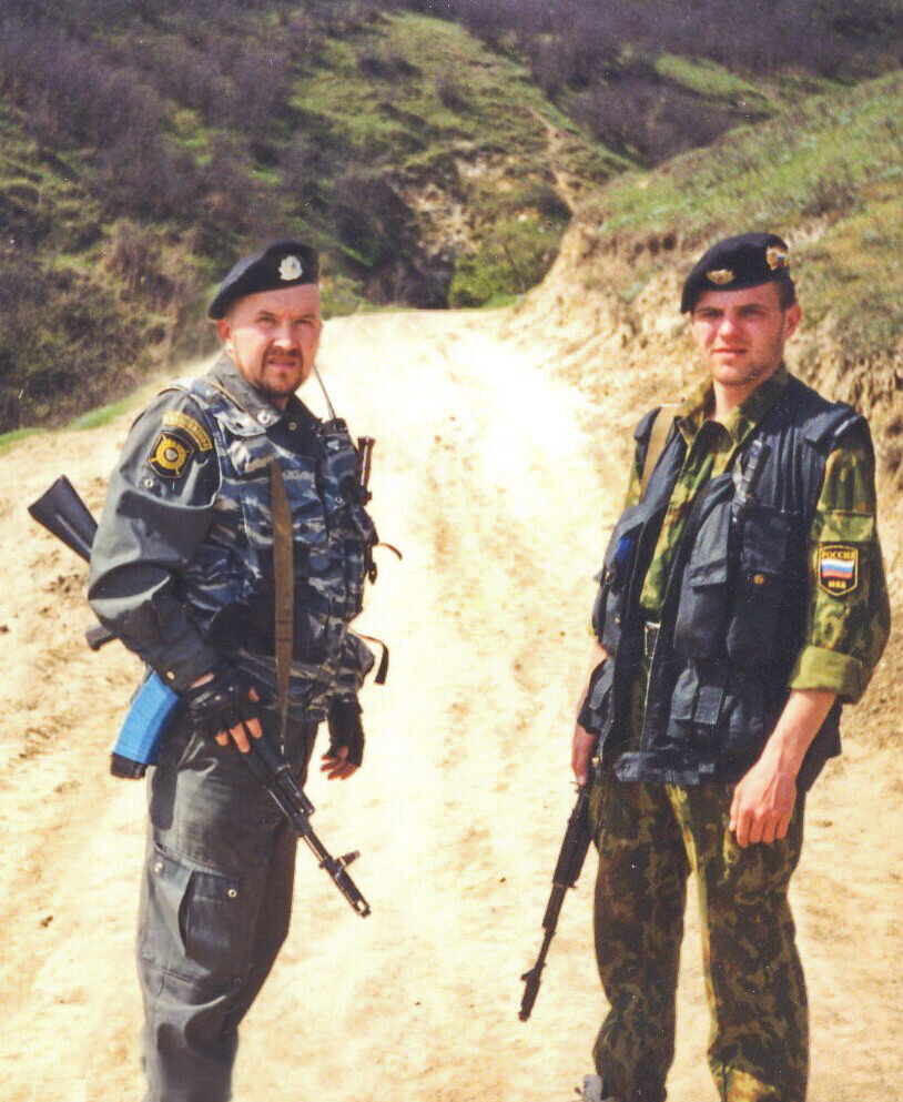 автор с товарищем...