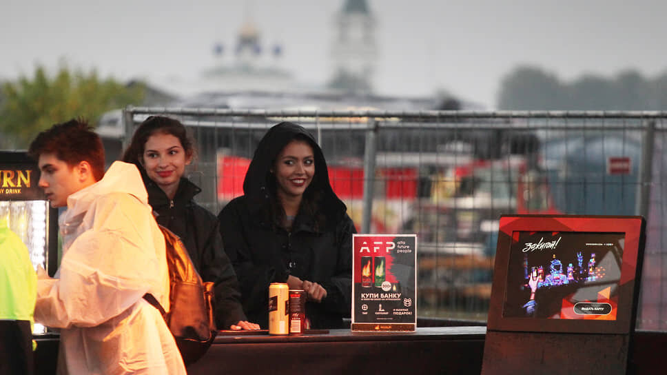 Оставление малолетнего. Оставление малолетнего. 125 ук рф оставление в опасности. Ст 125 ук рф. Статья оставление в опасности.