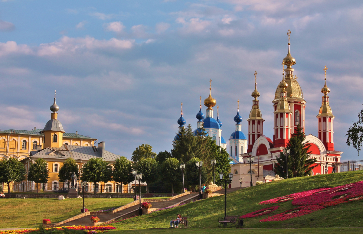 Набережная города Т