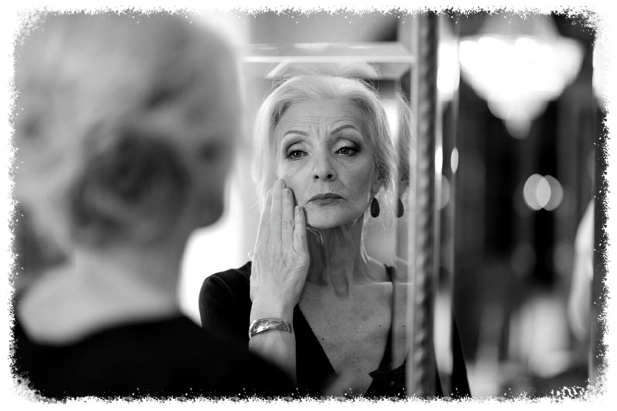 цитаты цените людей которые вас любят. встреча солдата. девушка ждет солдата. встреча солдата. обнимает солдата.