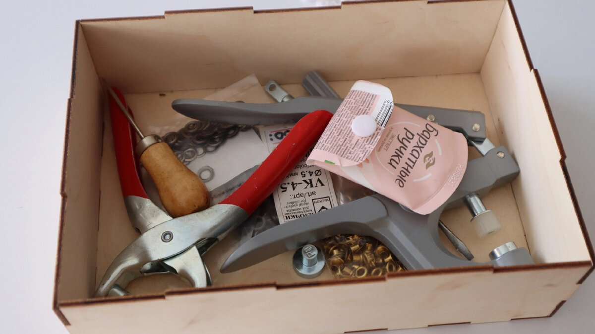 Банка под реактивы 40 мл с крышкой "экрос" пвд. Пластиковая тара 500 мл для отбора жидкой пробы. Пробка для шампанского. Многоразовая пробка на бутыль 19 литров. Герметично закупоренная бутыль.