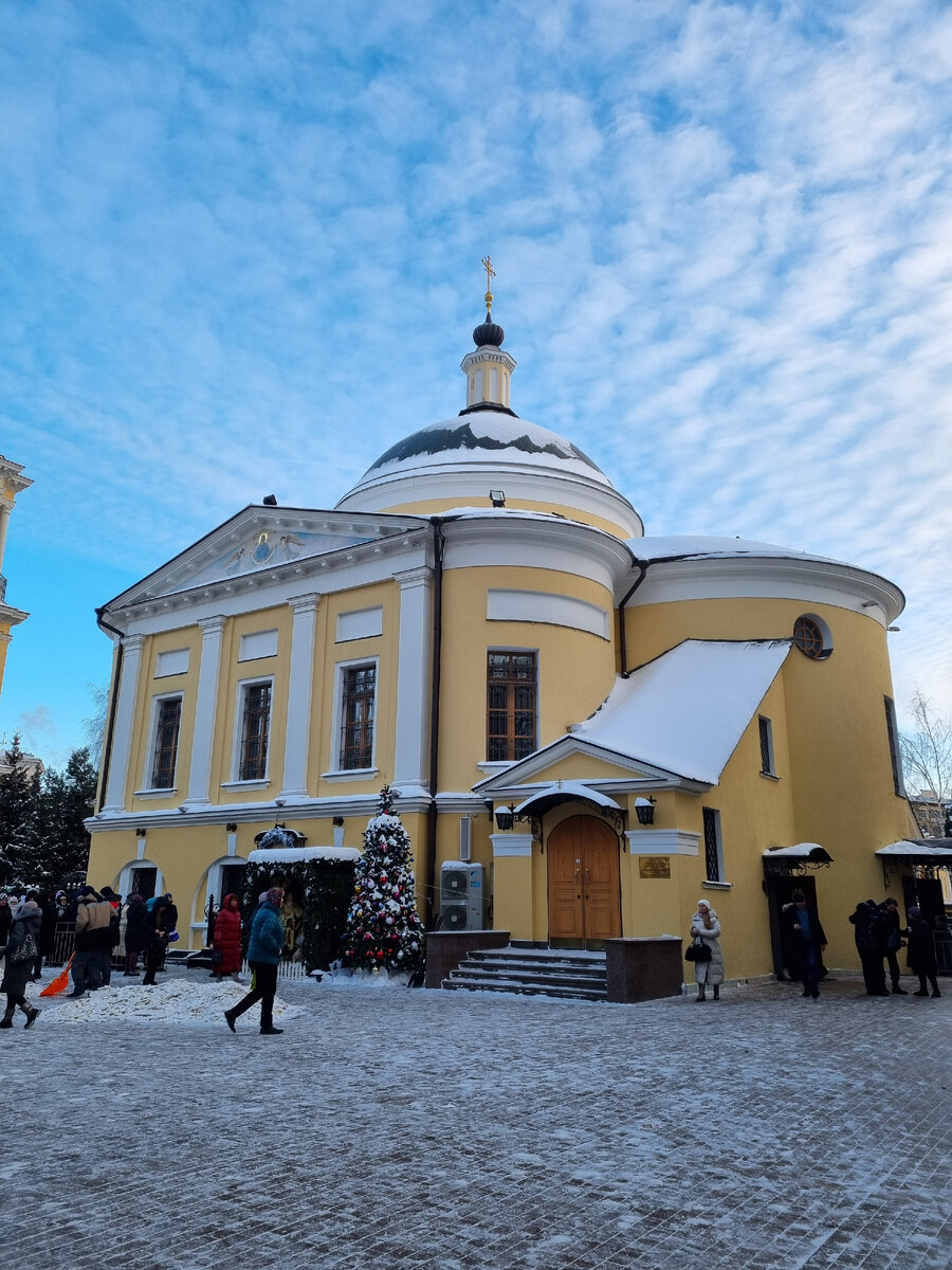 Храм Покрова Пресвятой Богородицы - из камня построен в 1806–1810 годы. Фото автора статьи
