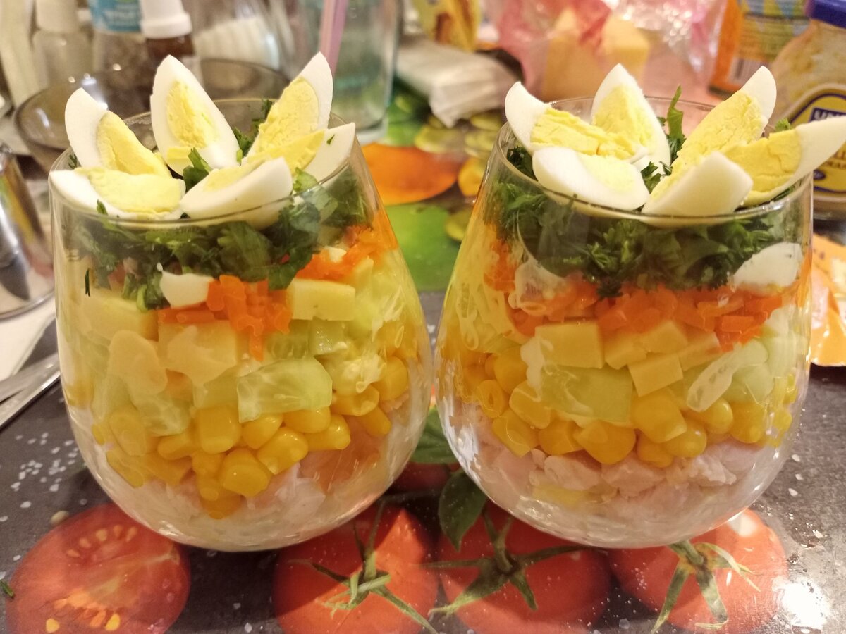 Салат с копчёной грудкой