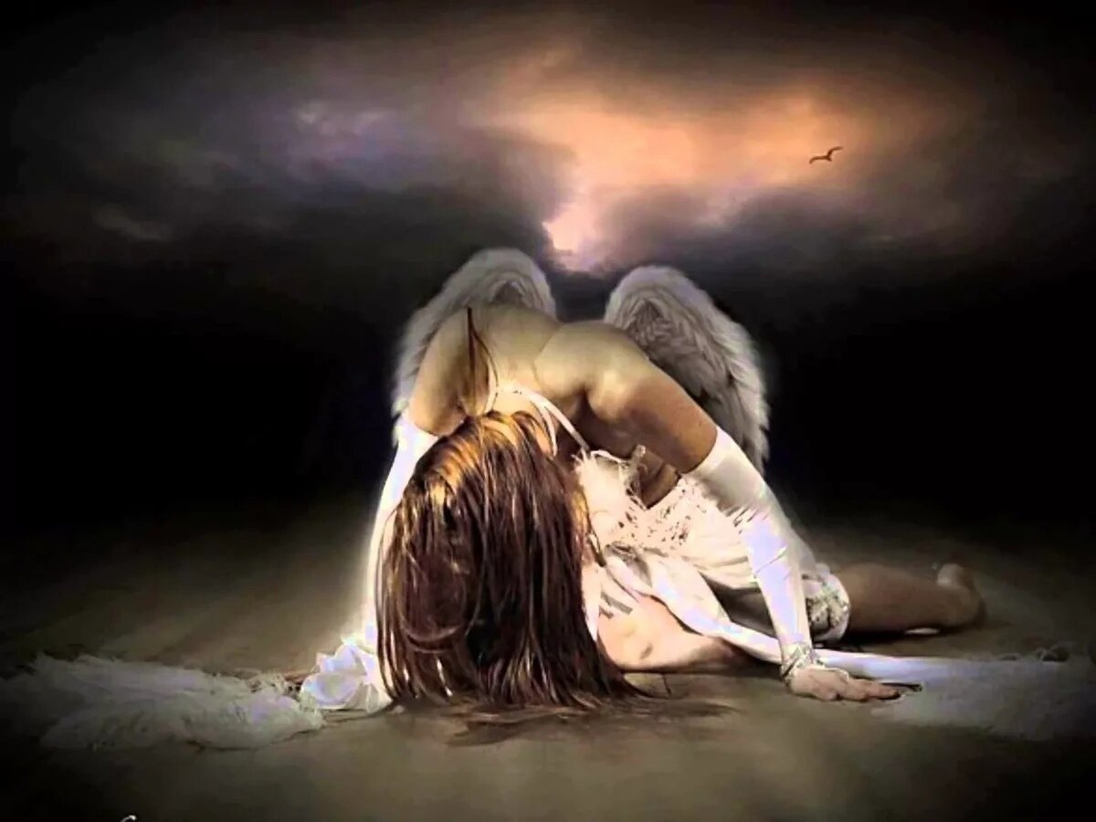 Песня о чувствах солгала. Уставший ангел. Женщина ангел. И плачут ангелы. Раненый ангел.