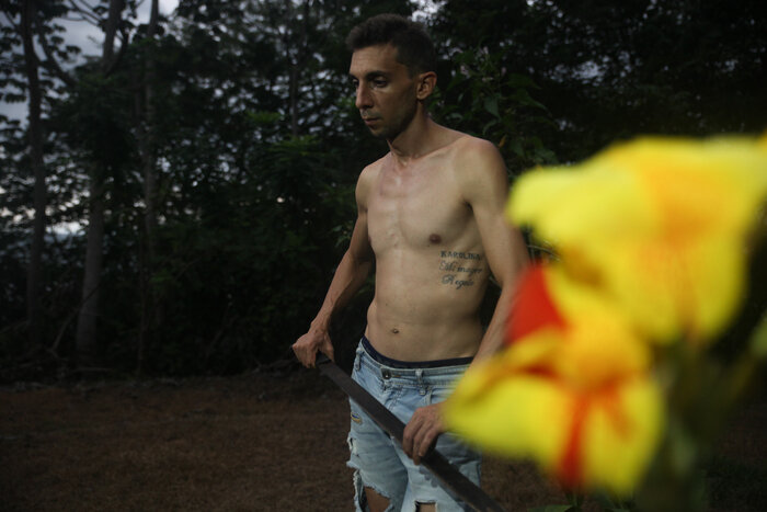 при видеозвонке в ватсапе меня не слышат. не слышно собеседника. на телефоне не слышно меня при разговоре. я говорю меня не слышат телефон. громкость при разговоре на айфон.