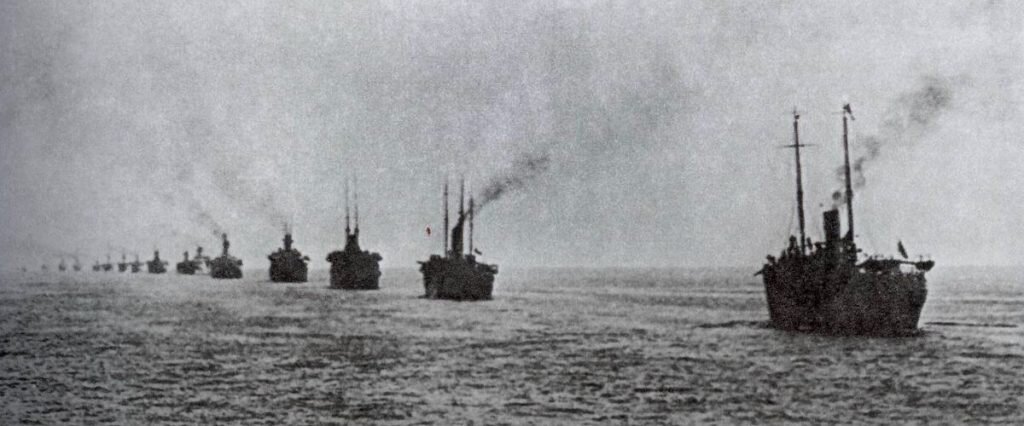  Транспортные корабли Белого флота в дни последней эвакуации из Севастополя. 1920 г.