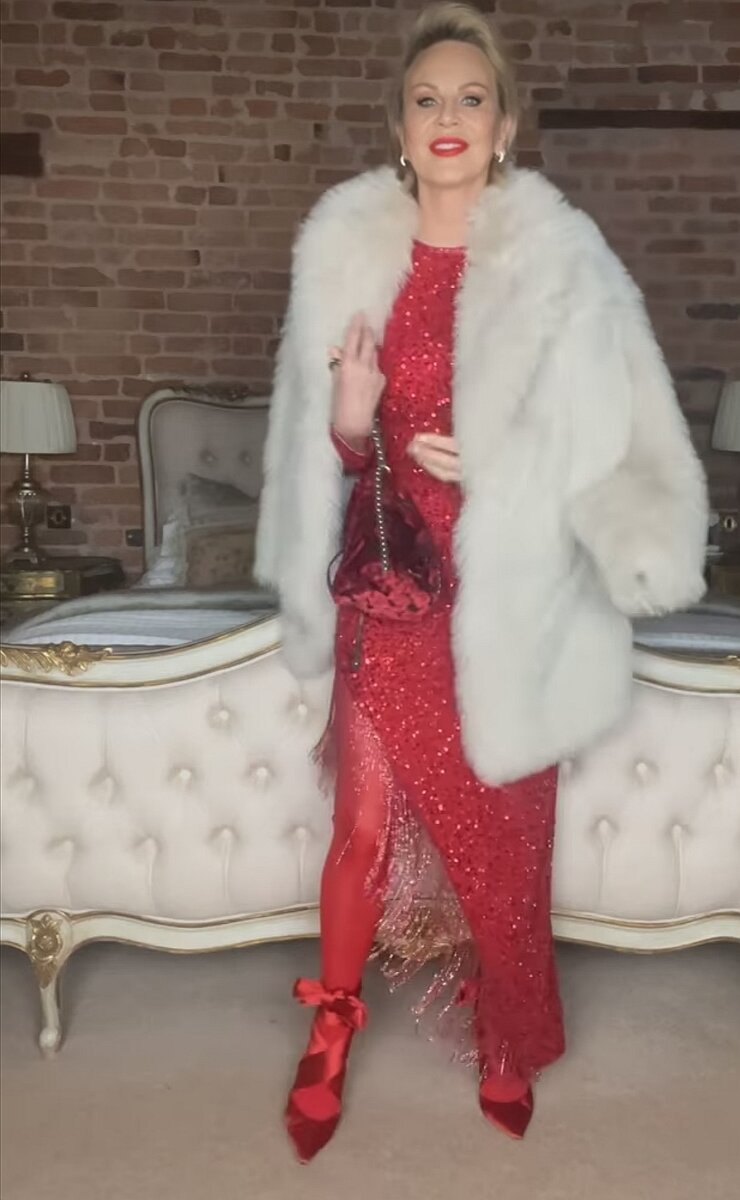 мода 2023 женская одежда для женщин за 50. стиль бохо 50+ от эвелины хромченко. модные тенденции женщины 50 лет. модные тенденции женщины 50 лет. стильные вещи оверсайз для женщин 40 лет.