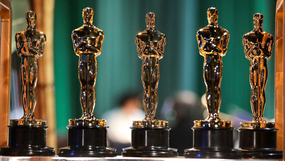 Оскар 2024 ответы. Номинанты на Оскар 2024. Михалков с Оскаром фото.