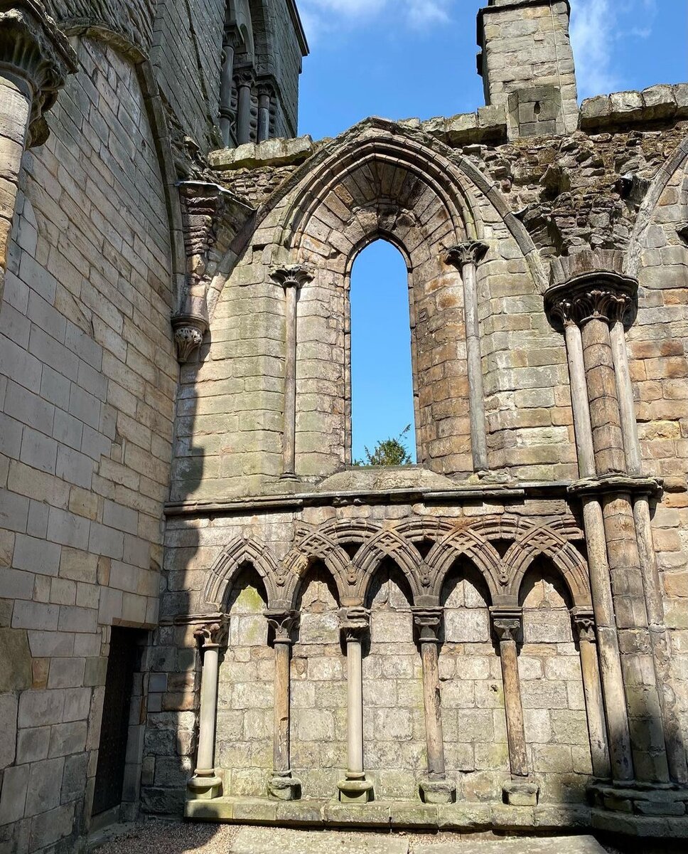 Assassin's creed valhalla аббатство святого альбана. Ассасин вальгалла аббатство. Аббатство святого альбана. Путь в аббатство. Аббатство редингума вальгалла.