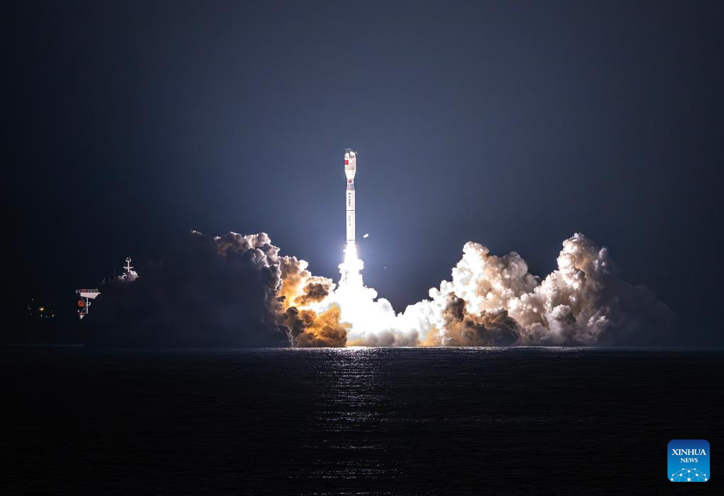 космические аппараты по странам. протон м. спутников на орбитах земли. спутник на орбите. количество спутников по странам 2020.