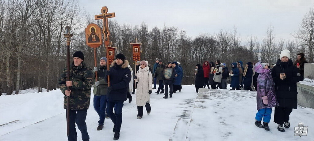 Крестный ход против коронавируса в липецке. Крестный ход в день памяти святых царственных мучеников. Крестный ход на красной площади. Русские против инн. Схема крестного хода на светлую седмицу.