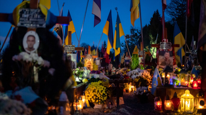 когда нельзя ходить на кладбище. поминки в день погребения на кладбище. пасха на кладбище. поминки 9 дней после смерти. посещают ли кладбище на 40 день.