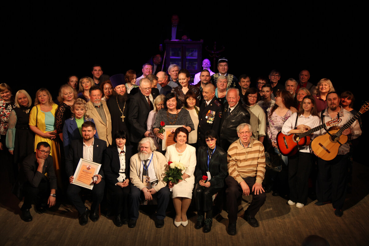 значок члена союза писателей россии. союз писателей ссср 1930. союз писателей чеченской республики. русский научный институт в берлине 1923. российский союз писателей фото.