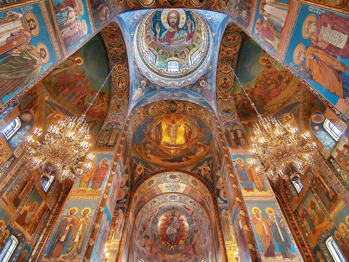 В храме запалил свечу. В церковь с месячными. Старец иероним санаксарский наставления. Почему в месячные нельзя ходить в церковь. Поджигатель церквей.