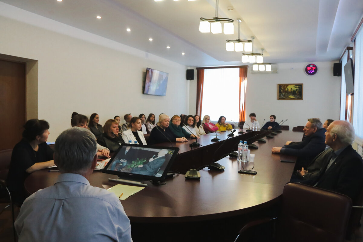 следы волка на снегу. следы обуви на снегу криминалистика. валики и бороздки в трасологии. никаких следов того что люди называют. следы животных на снегу.