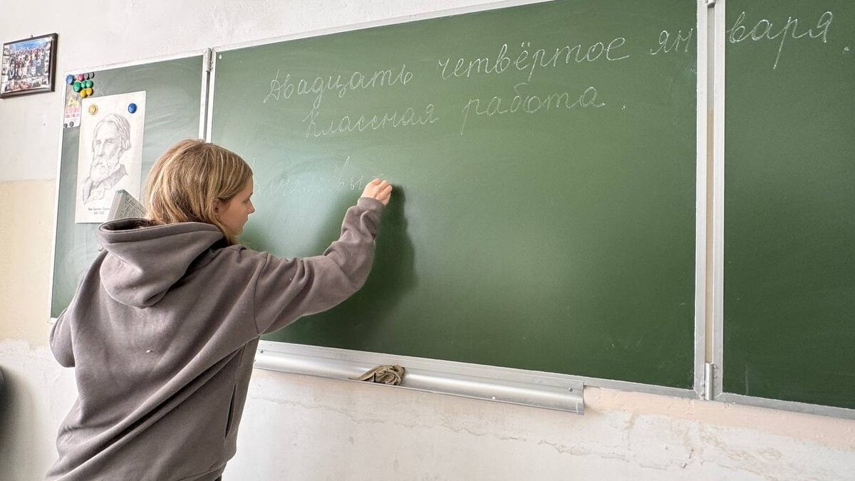     Сотрудники Муниципального Центра Управления администрации Владивостока побывали в школах и детских садах Первомайского района. Ранее в новых медиа сообщалось, что в некоторых образовательных учреждениях не принимают детей. Это недостоверная информация.