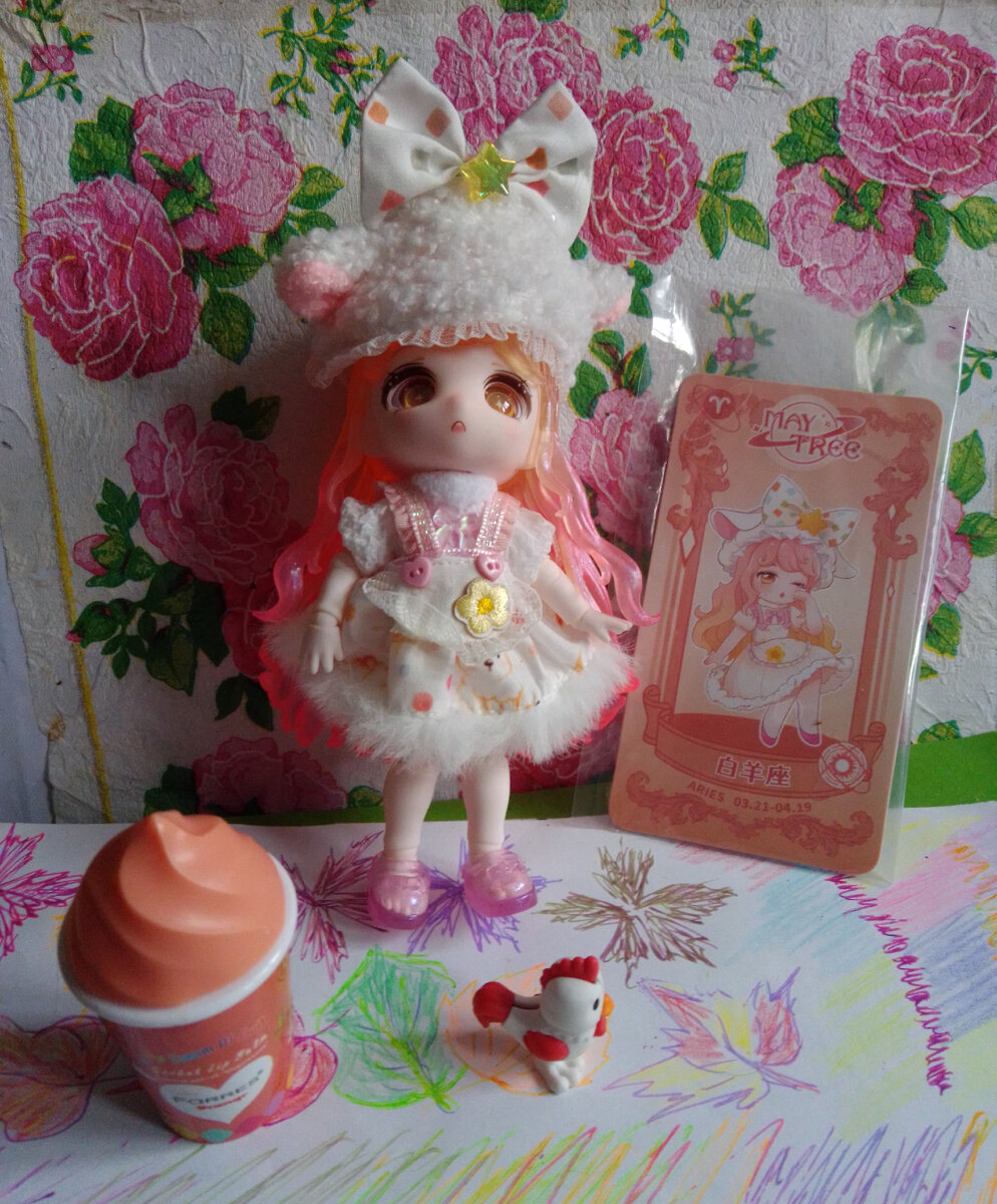 Кукла с аксессуарами в коробке. Куколка в коробочке. Куколка в коробочке. Куколка в коробке. Маленькая куколка в коробочке.