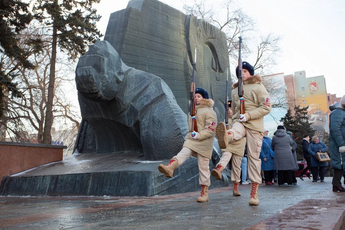 Памятник славы воронеж автобусы