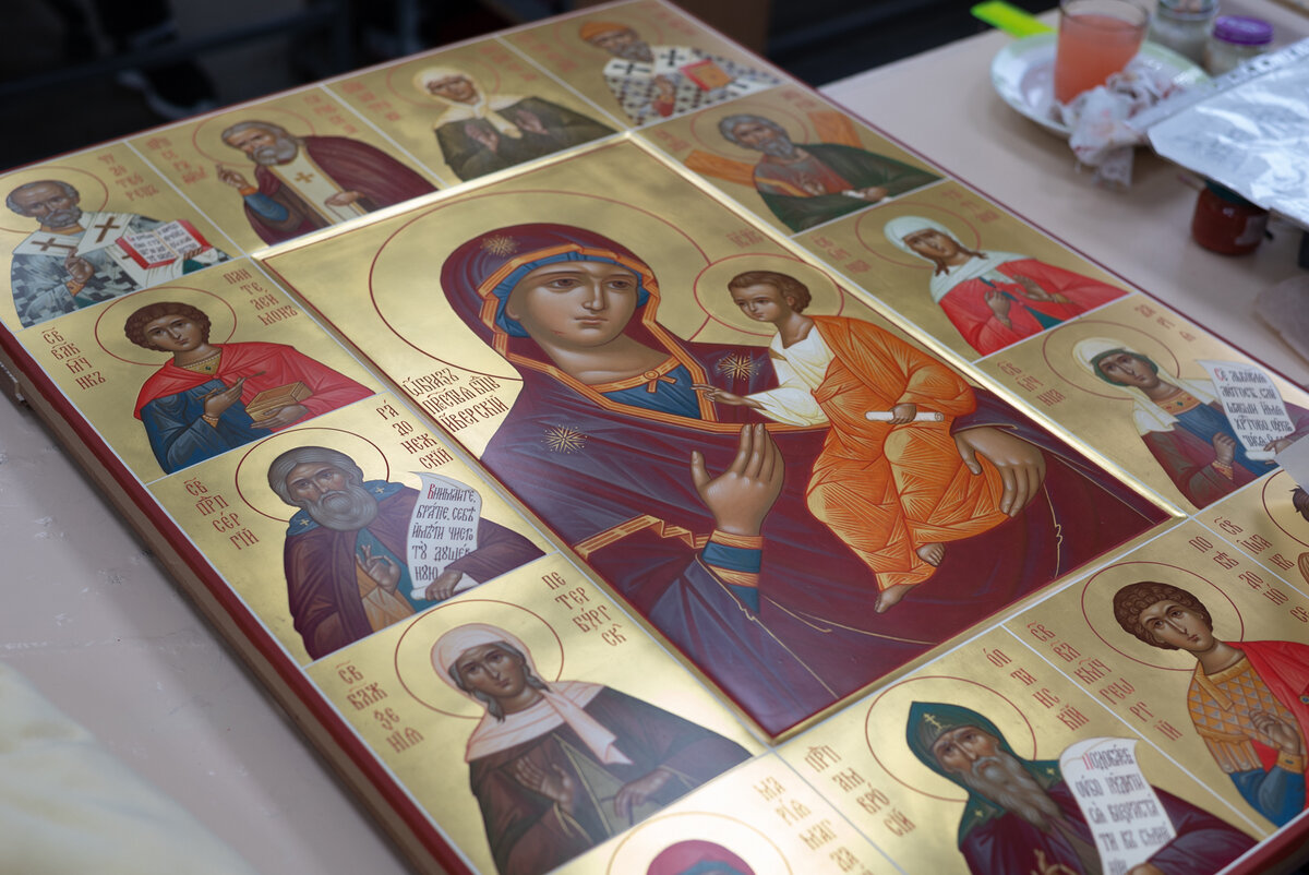 троица рублева в третьяковской галерее. иконописец мухин борис живопись. иконы андрея рублева. григорий журавин иконописец иконы. иконопись художники.