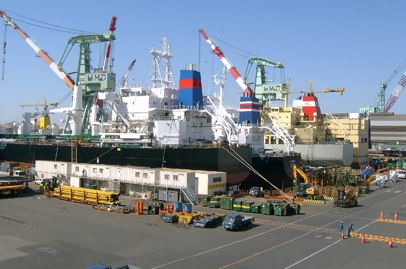 2. У достроечной стенки