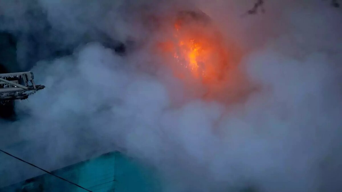     По предварительной информации, пожар произошел на «ГАЗе» в Нижнем Новгороде в среду, 24 января. О подробностях NewsNN сообщил источник в экстренных службах.