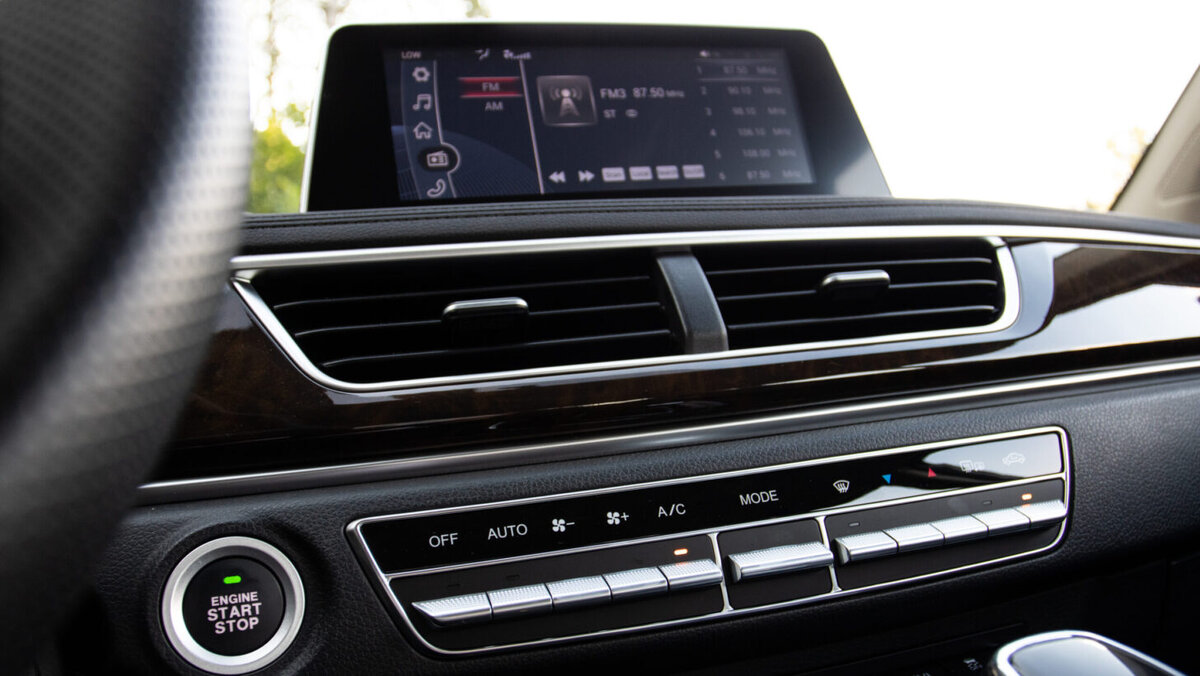 Чем можно кормить щенка в 1 месяц. Сколько раз должен писать щенок в 2 месяца. Сколько раз в сутки писает 2 месячный щенок. Сколько раз какает щенок в 2 месяца. Прививки собакам по возрасту таблица чихуахуа.