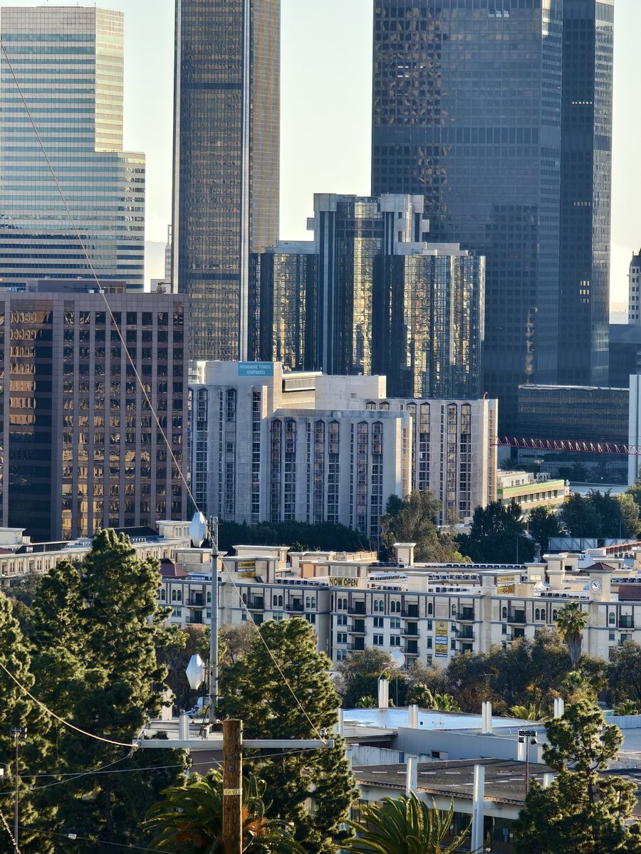   📷
