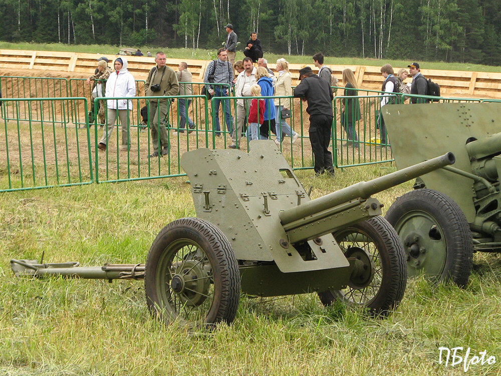 Военно-историческая реконструкция "Лето 1941 года" в рамках слёта "Моторы войны" в селе Ивановское (Черноголовка). 2013 г.