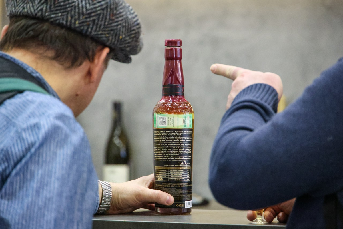 Как расстаться с алкоголиком. Как расстаться с алкоголиком. Иногда проще расстаться с человеком. Как расстаться с алкоголиком. Зависимая женщина.