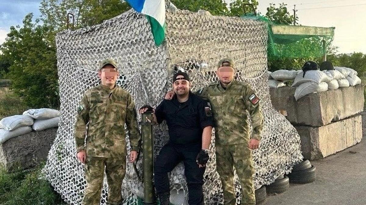 в украине подорвали школу в одессе. солдат окоп гранаты квадрокоптер. мужик подорвал себя гранатой. последствия взрыва гранаты. мужик взорвал себя гранатой.