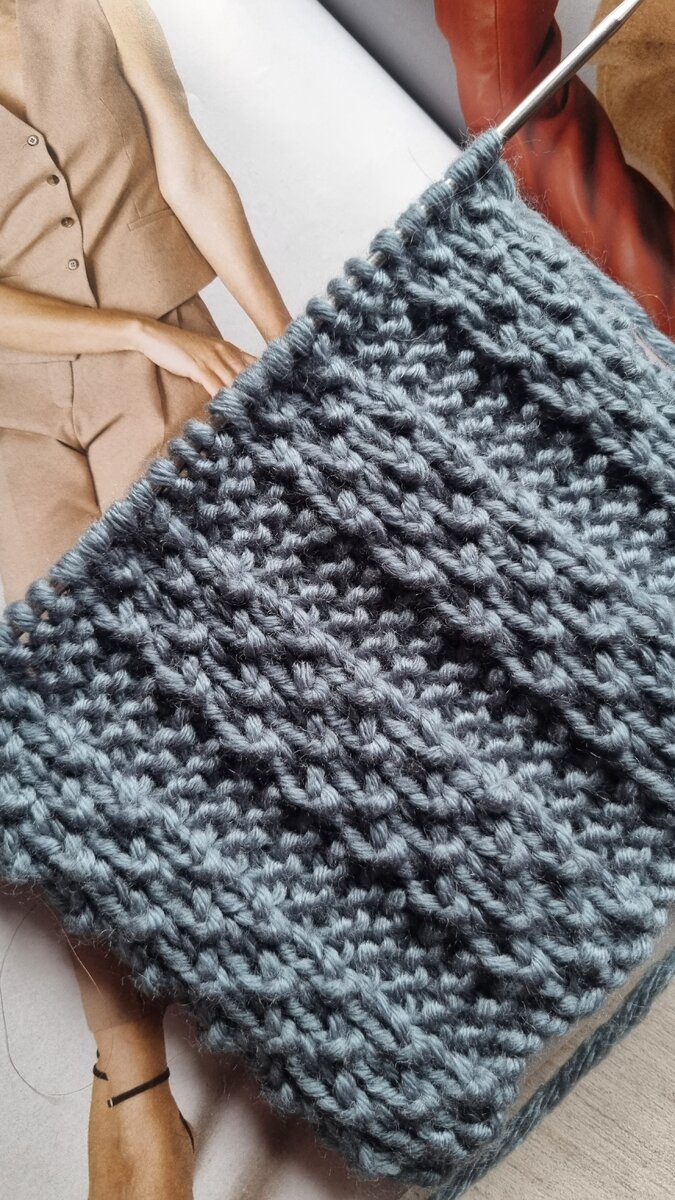 Vizanie. оригинальный вязаный джемпер. ручное вязание фото. вязаный свитер женский. нитки для вязания в мотках.