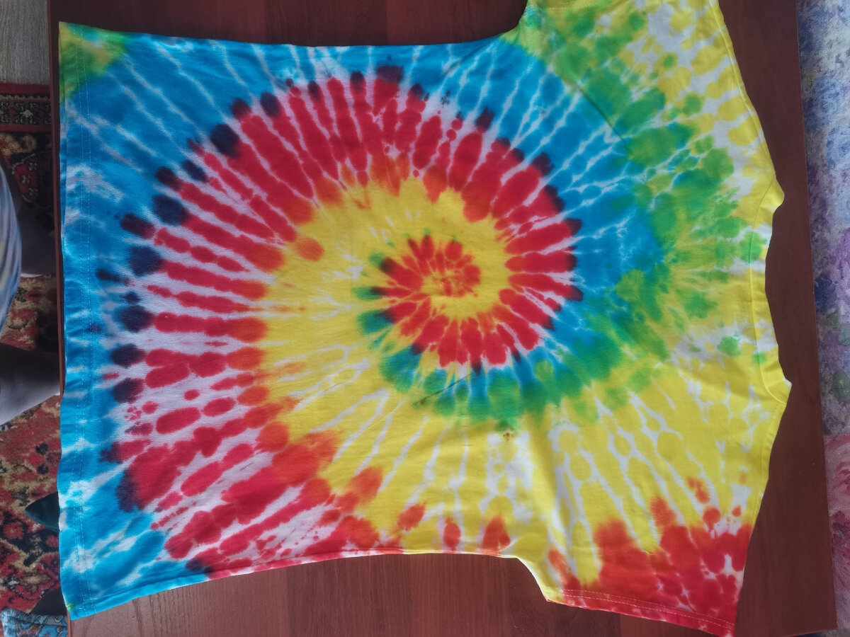красим футболку. техника tie-dye. тай дай что это такое. мужская футболка 3d tie-dye s. тай дай что это такое.