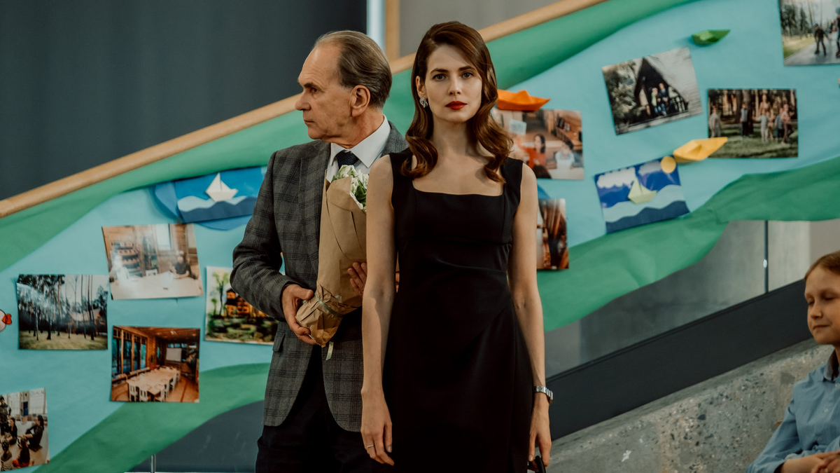 вторжение 1 сезон 2021. мейр из исттауна сериал 2021. доктор гарри вендершпигль. патрик элита 4 сезон. великолепный фильм 2022.