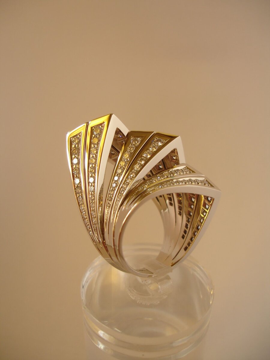 Серия колец “Упражнение на тему ритма” 2006 г.с.