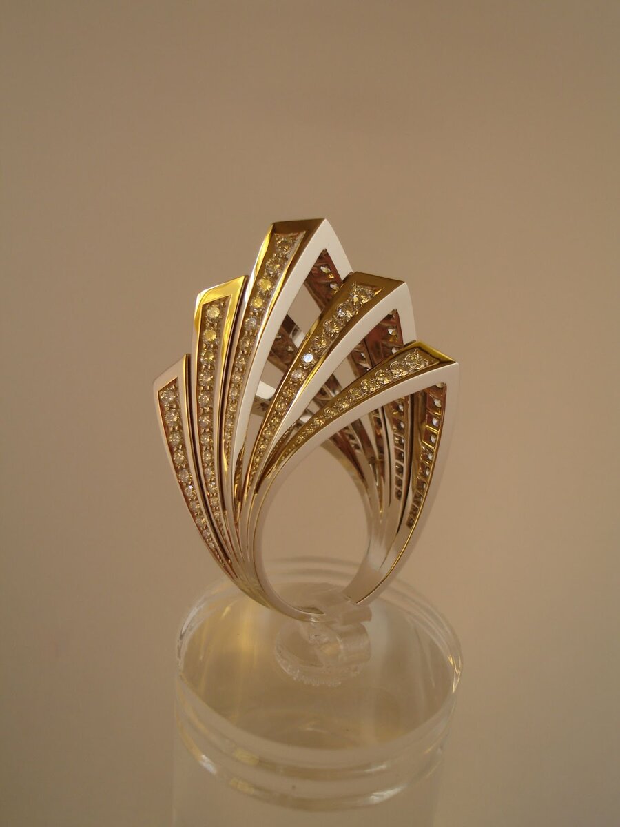 Серия колец “Упражнение на тему ритма” 2006 г.с.