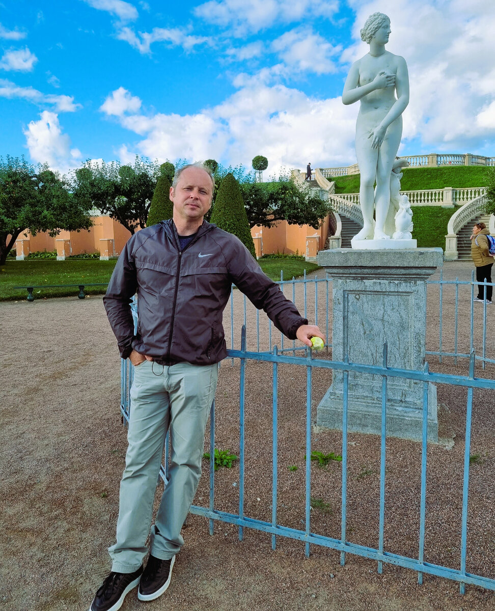 Идеалы вне критики - они рядом.