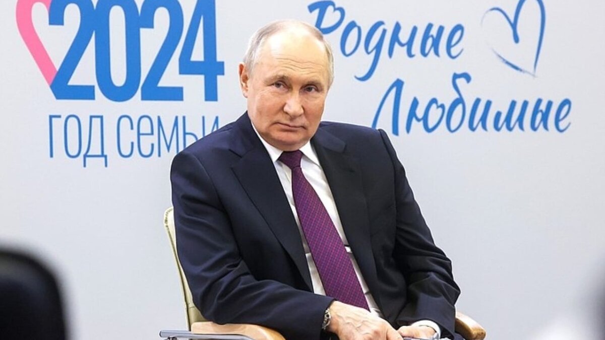     Выступая на Всероссийском форуме «Родные-любимые», президент России Владимир Путин дал старт Году семьи в России, обозначив государственную политику в сфере защиты семьи и традиционных семейных ценностей. Хабаровский край является регионом-лидером, где поддержке семьи уделяется большое внимание.