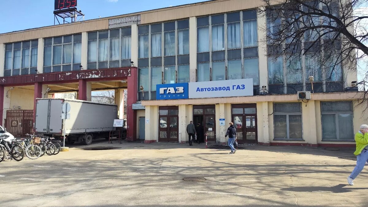     На «ГАЗе» в Нижнем Новгороде 24 января загорелись отложения в трубе воздуховода, который отходит от пресса. Об этом NewsNN рассказал источник в экстренных службах.