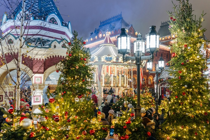 с последней неделей уходящего года. последняя неделя лета. открытки лето. поздравления с новым годом 2023 годом. с последним днем года с наступающим.