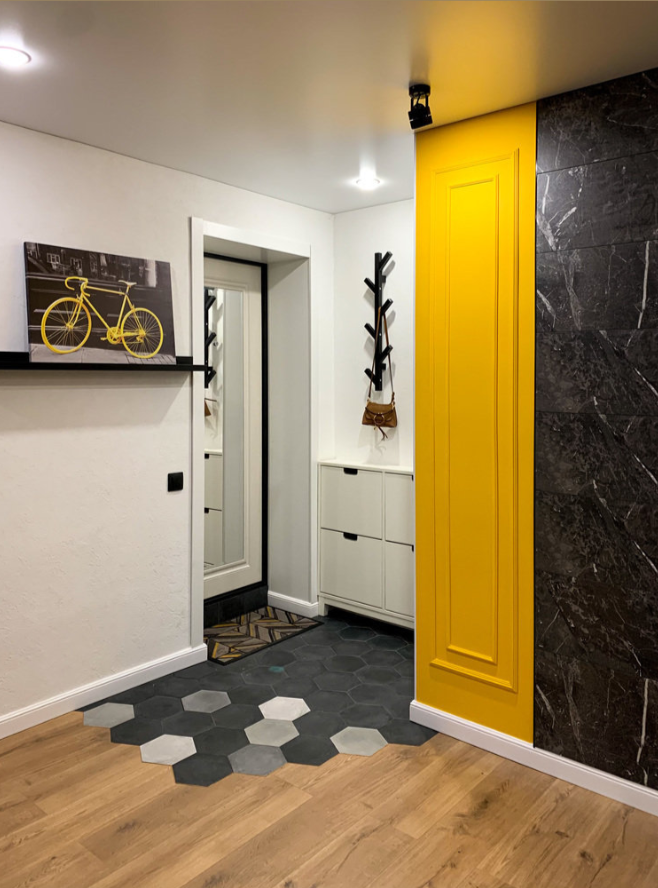 интерьер квадратного коридора. прихожая в двушке. прихожая в двушке. прихожая в двушке. дизайнерский интерьер прихожей.