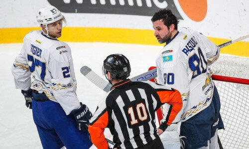 махи в положении лёжа. подвесная мачта. упражнение мачта. упражнение мачта пловцы. мачта воздушная гимнастика.