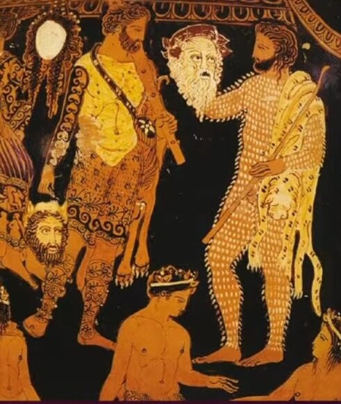 В античном театре по маскам издали был понятен персонаж.