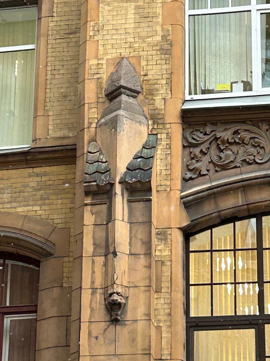 Дом городских учреждений санкт-петербург купол. Дом городских учреждений петербурга. Дом архитектора лишневского на садовой улице. Дом городских учреждений петербурга. Дом городских учреждений санкт-петербург.