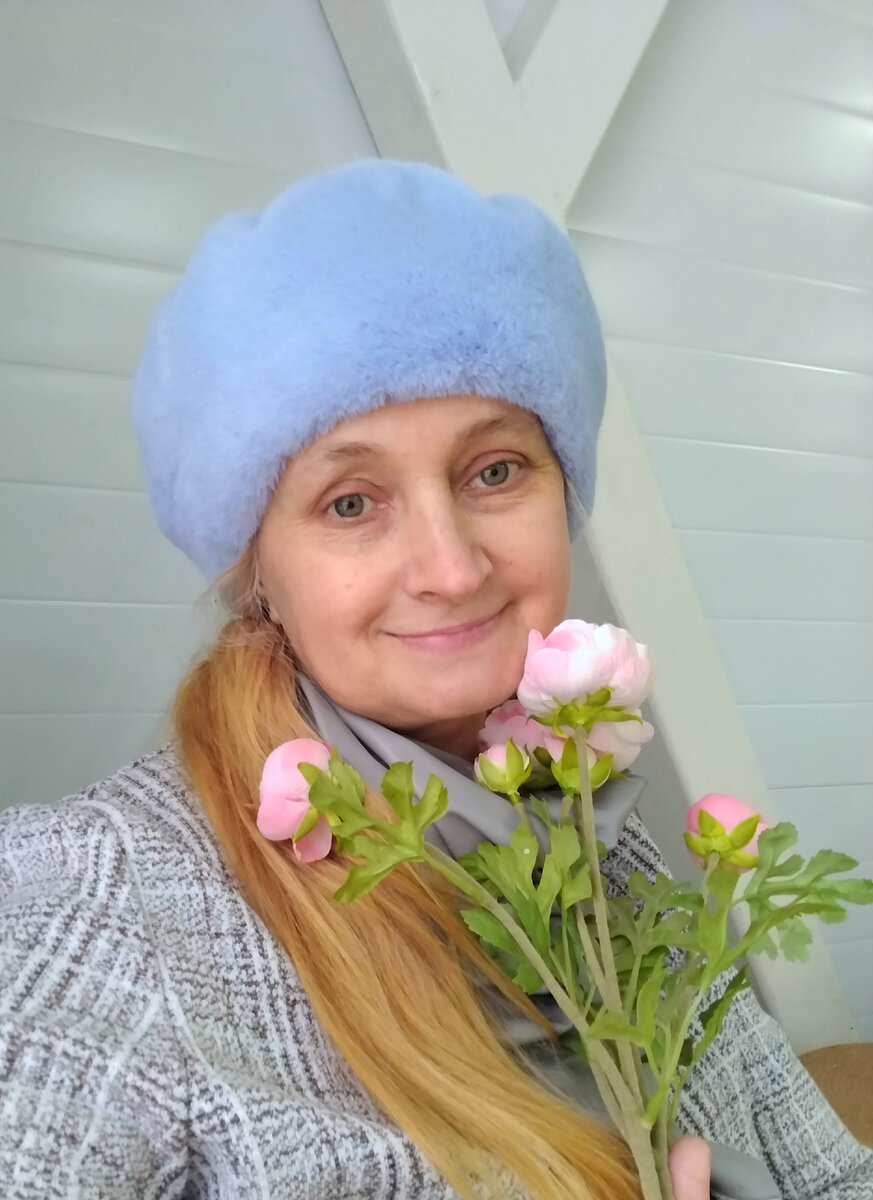 В любимом кафе 💖 , проводили с Серафимой в рейс зятя и мужа, зашли погреться и запить горечь расставания горячим кофе.