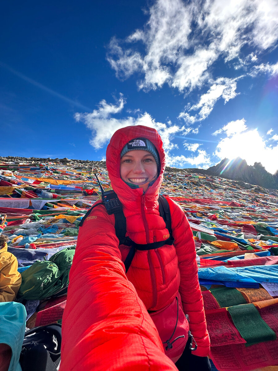 Горный гид Даша Борисова на маршруте кора вокруг Кайласа