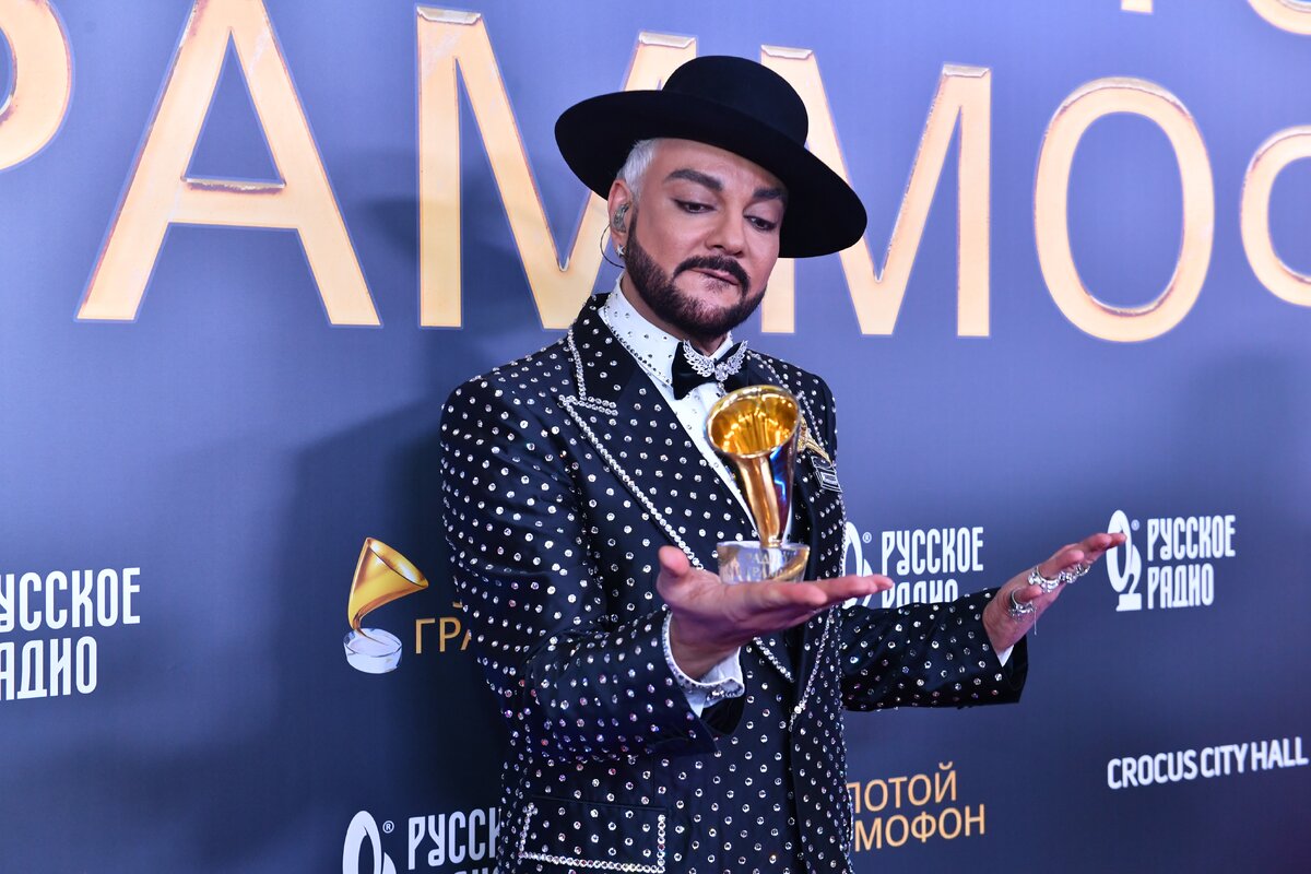 филипп киркоров одежда. филипп киркоров золотой филипп киркоров. киркоров король. филипп киркоров. филипп киркоров.