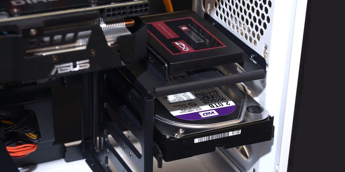 Кулер в пыли. Жёсткий диск для компьютера. Питание жесткого диска с отключением питания. Hdd в системном блоке. Жесткий диск информация.