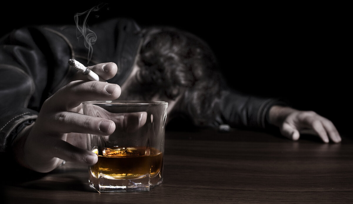 Закодироваться от алкоголя. Пьющий человек. Кодирование от алкогольной зависимости. Медцентр кодирование от алкоголизма. Депрессия от алкоголя.