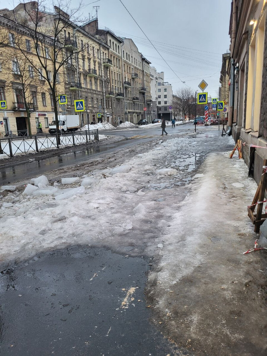 Оттепель зимы в городе